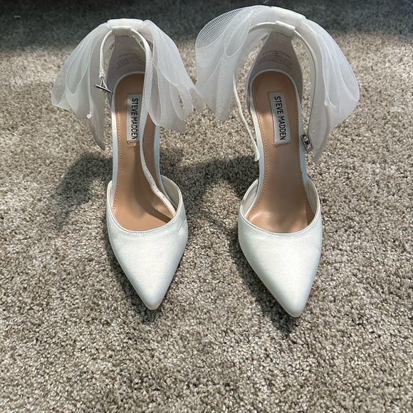 Steve Madden Valenteen Heel in White Satin - Picture 1 of 5